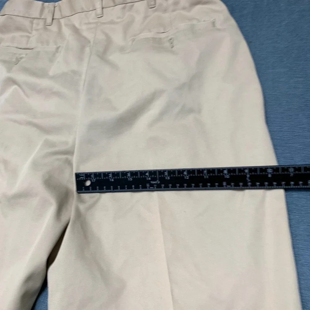 Haggar Chino Pants Mens 34x29 Khaki Relaxed Select No Iron Cotton Straight Leg